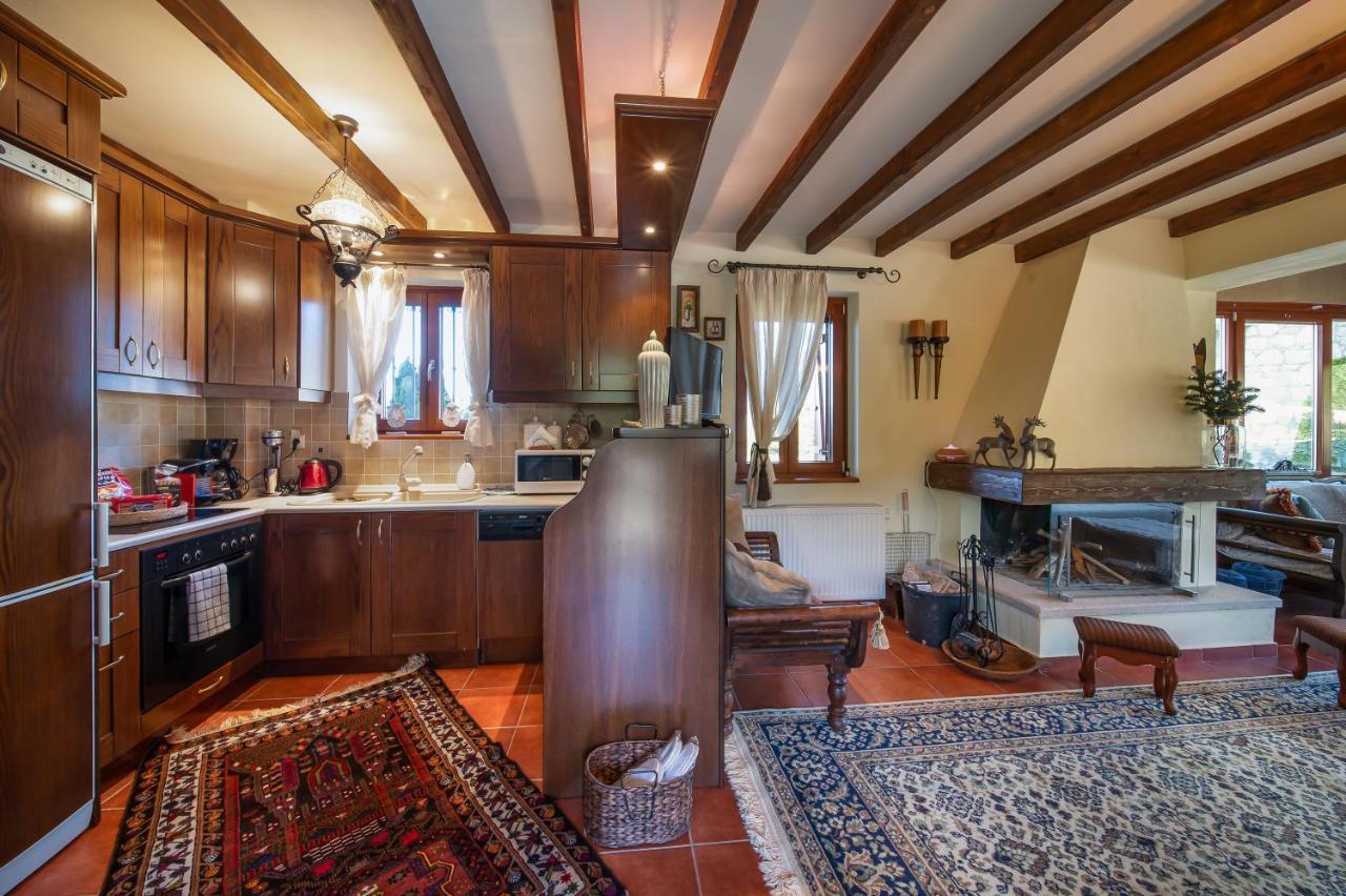 Livadi Cozy Villa Arachova Buitenkant foto